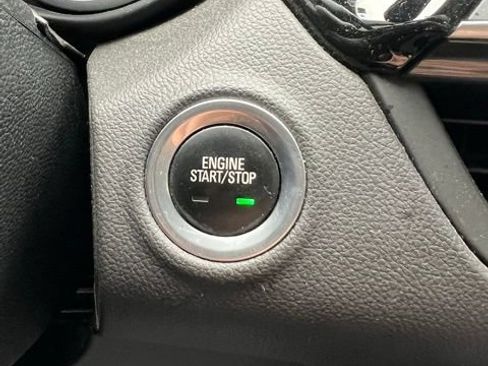 Used 2020 Buick Envision Essence FWD image 12