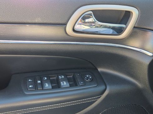 Used 2014 Jeep Grand Cherokee Limited image 26