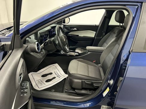 Certified 2024 Chevrolet Trax LT w/ Driver Confidence Package FWD image 9