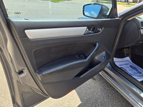 Used 2013 Volkswagen Passat 2.5 SE image 18