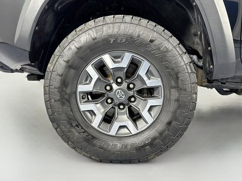 Used 2021 Toyota Tacoma TRD Off-Road image 28