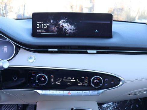 Used 2022 Genesis GV70 2.5T w/ Select Package image 30