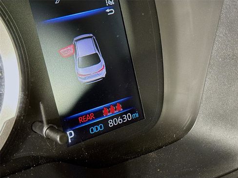 Used 2021 Toyota Corolla LE image 13