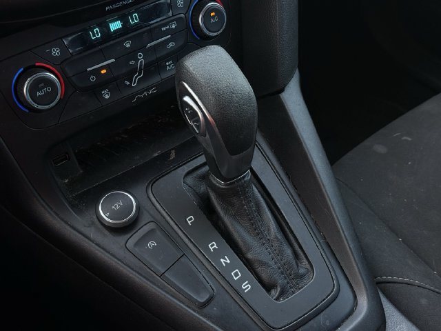 Used 2017 Ford Focus SE FWD image 18