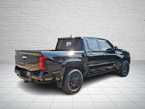 Used 2025 Toyota Tacoma Limited AWD/4WD image 6
