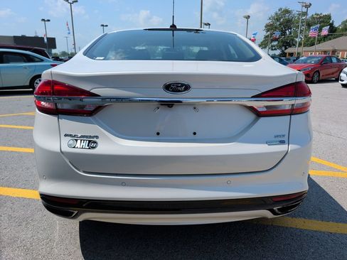 Used 2017 Ford Fusion SE w/ Fusion SE Technology Package AWD/4WD image 6