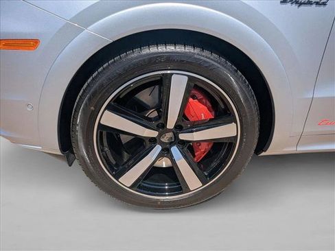 Used 2025 Porsche Cayenne Turbo image 21