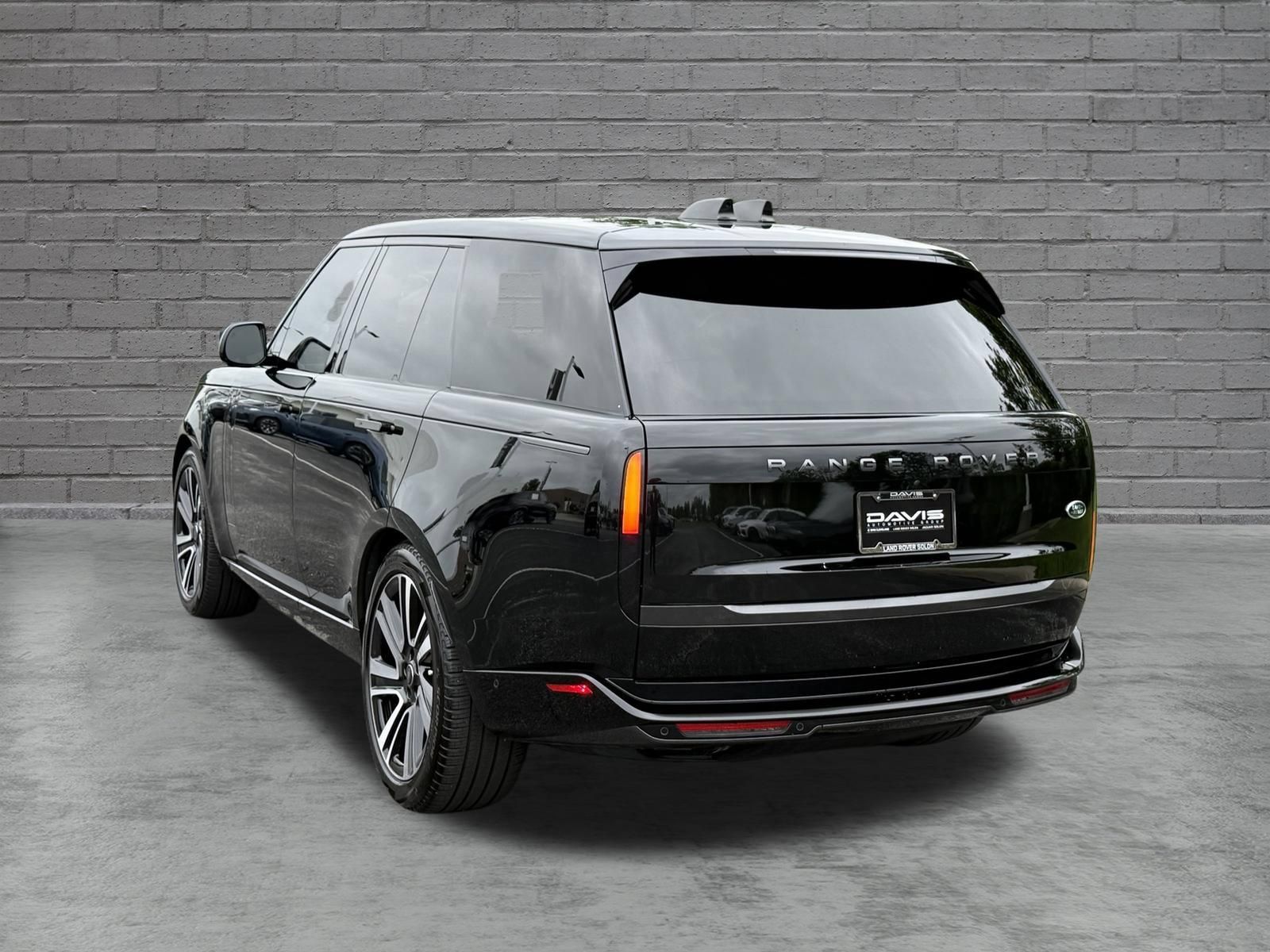 Certified 2023 Land Rover Range Rover SE AWD/4WD image 6