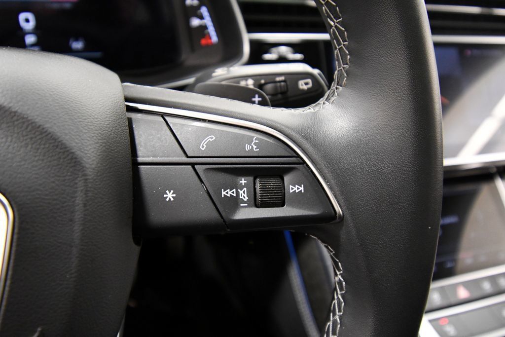 Used 2025 Audi Q7 3.0T Premium Plus AWD/4WD image 22