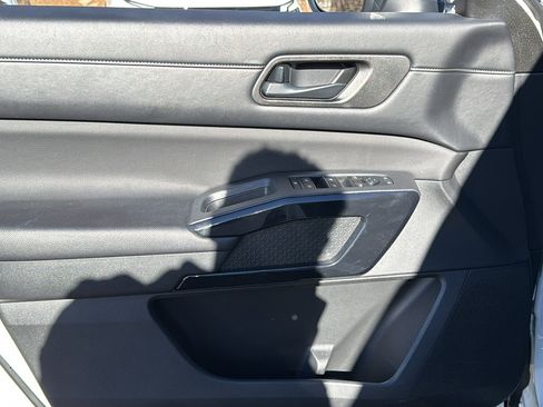 Certified 2023 Nissan Pathfinder SV image 6