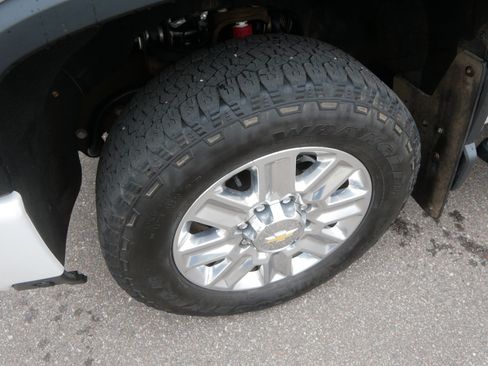 Used 2025 Chevrolet Silverado 3500 High Country w/ Technology Package image 18