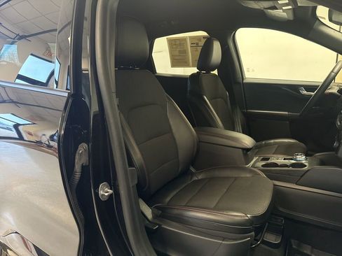 Used 2024 Ford Escape ST-Line w/ Tech Pack #1 image 31