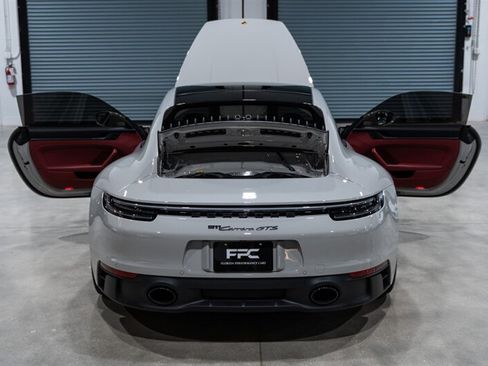 Used 2024 Porsche 911 Carrera GTS RWD image 39