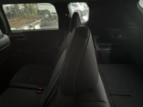 Used 2024 Mitsubishi Outlander SE FWD image 19