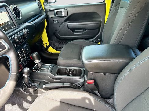 Used 2023 Jeep Wrangler Unlimited Rubicon 4xe w/ Cold Weather Group AWD/4WD image 25