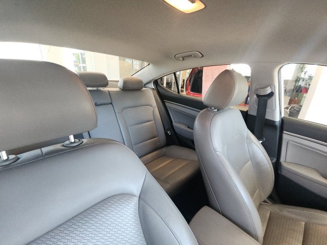 Used 2017 Hyundai Elantra Limited FWD image 14