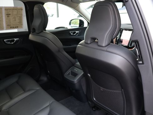 Used 2024 Volvo XC60 B5 Plus AWD/4WD image 25