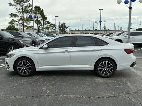 New 2026 Volkswagen Jetta SE FWD image 6