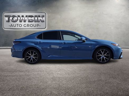 Used 2023 Toyota Camry SE AWD/4WD image 4