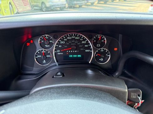 Used 2018 GMC Savana 2500 w/ Communications Package image 2