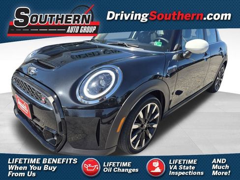 Used 2024 MINI Cooper S image 1