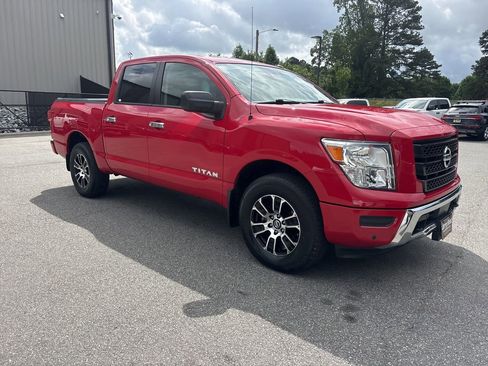 Used 2021 Nissan Titan SV w/ SV Convenience Package AWD/4WD image 9