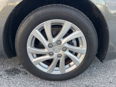 Used 2012 MAZDA MAZDA3 i Touring image 11