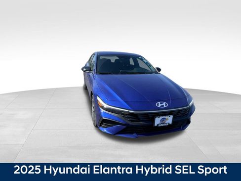 New 2025 Hyundai Elantra SEL image 4