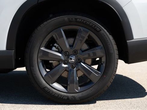 New 2025 Honda Pilot Sport image 11