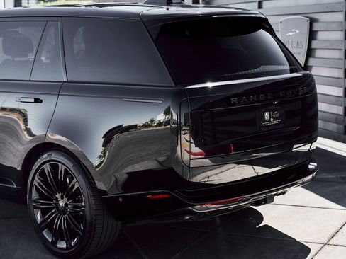 Used 2025 Land Rover Range Rover Long Wheelbase SE AWD/4WD image 10