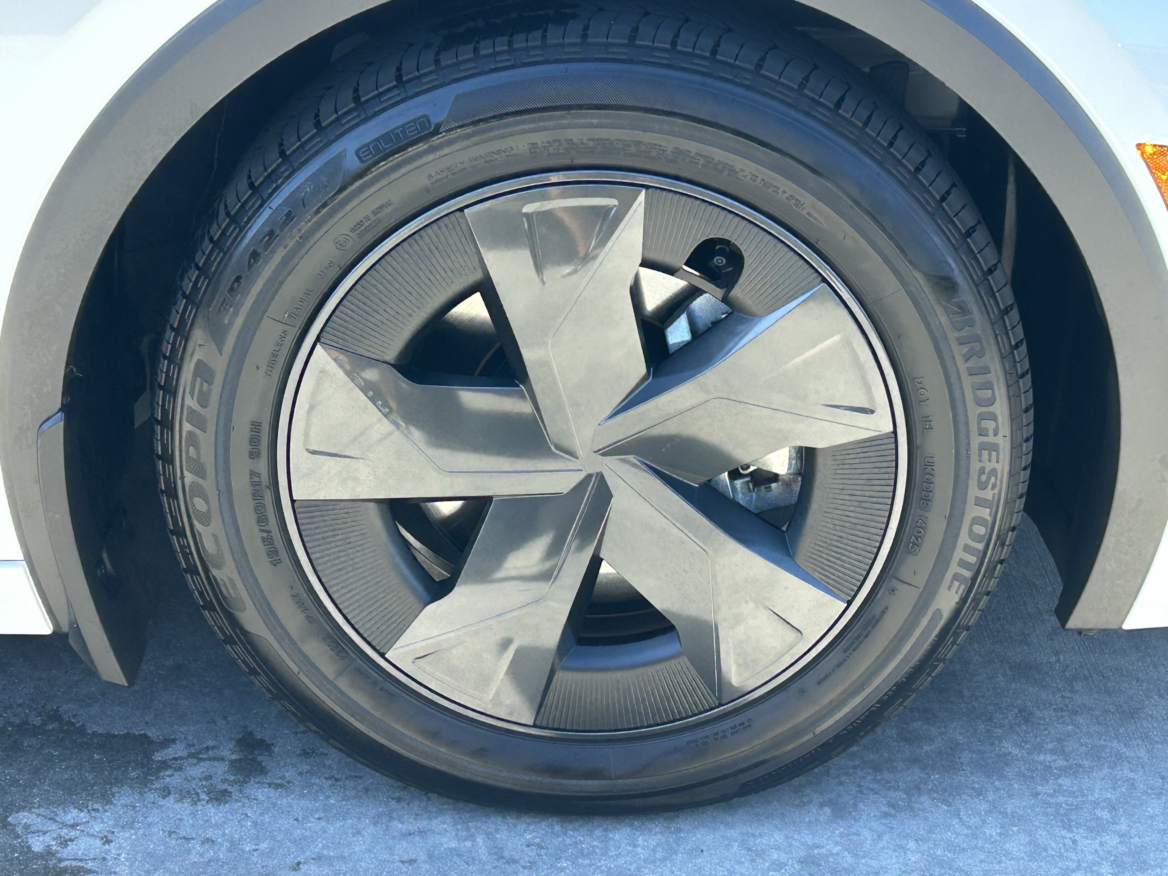 Certified 2026 Toyota Prius Plug-In Hybrid FWD image 8