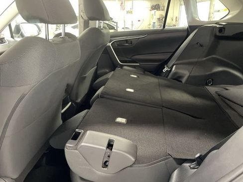 Used 2021 Toyota RAV4 LE w/ Carpet Mat Package (TMS) AWD/4WD image 26