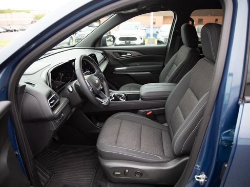 Used 2025 Chevrolet Traverse LT w/ Driver Confidence Package AWD/4WD image 20