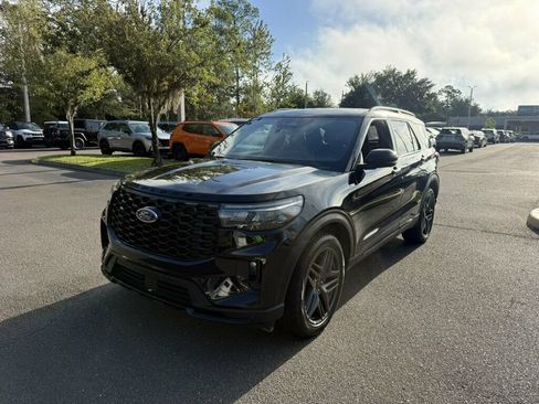 Used 2025 Ford Explorer ST-Line w/ ST-Line Street Pack AWD/4WD image 1