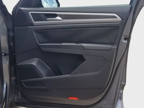 Used 2019 Volkswagen Atlas SE FWD image 15