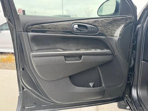 Used 2014 Buick Enclave Leather image 9