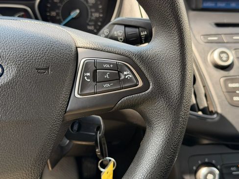 Used 2016 Ford Focus SE FWD image 38