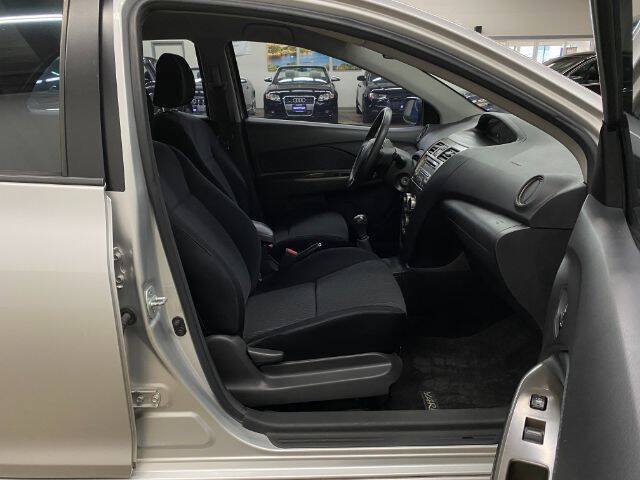 Used 2009 Toyota Yaris S FWD image 15
