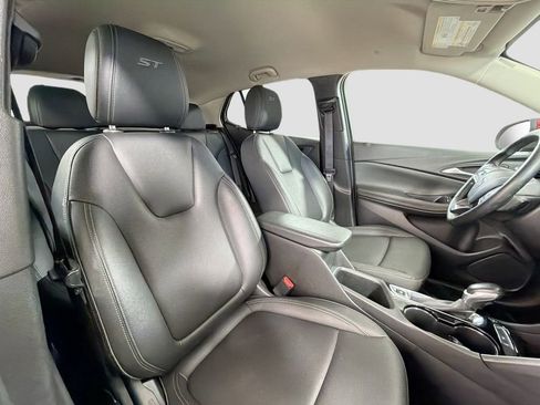 Used 2024 Buick Encore GX Sport Touring FWD image 27