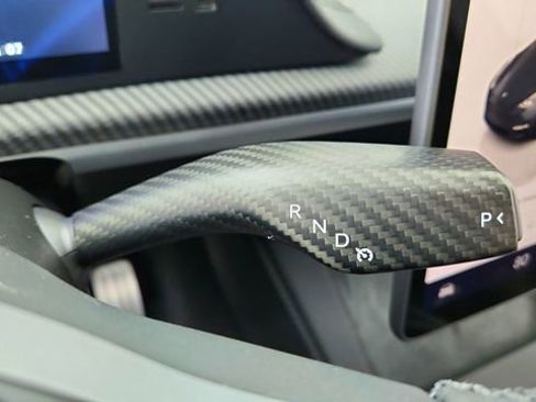 Used 2025 Tesla Model Y Performance image 43