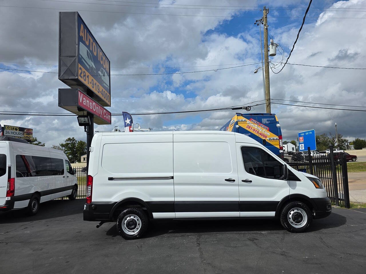 Used 2020 Ford Transit 250 Medium Roof RWD image 3