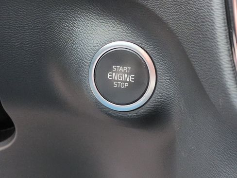 Certified 2023 Volvo XC40 B5 Ultimate w/ Climate Package image 20