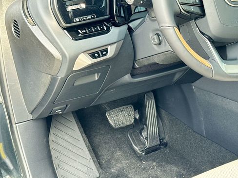 New 2026 Lexus RX 450h AWD image 17