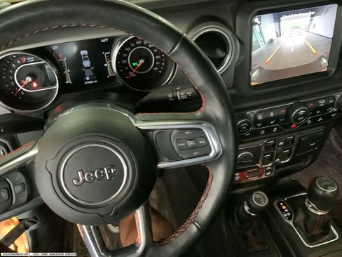 Used 2021 Jeep Gladiator Rubicon AWD/4WD image 10