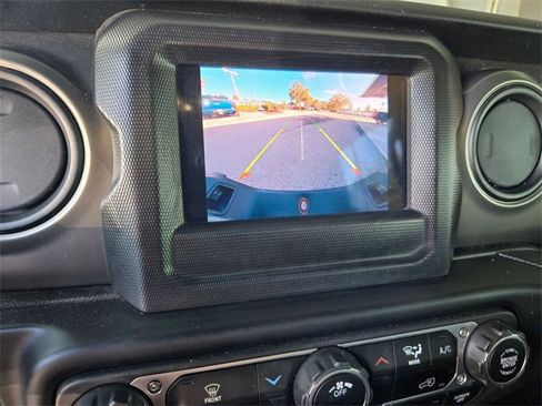 Used 2023 Jeep Gladiator Sport image 14