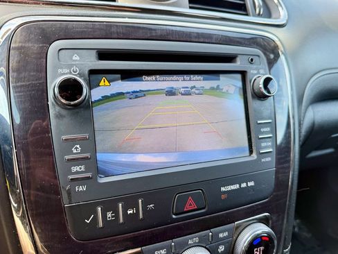 Used 2017 Buick Enclave Leather AWD/4WD image 32