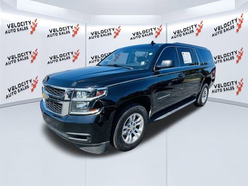 Used 2019 Chevrolet Suburban LT image 7