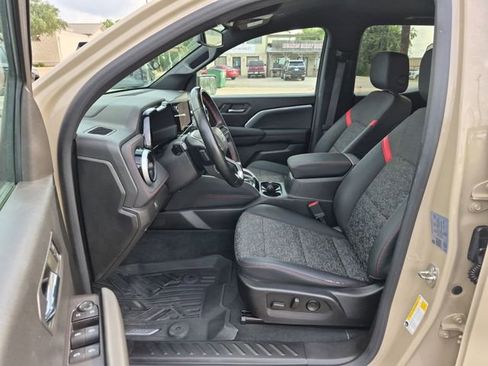 Used 2023 Chevrolet Colorado Z71 w/ Z71 Convenience Package 2 AWD/4WD image 17