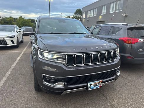 Used 2022 Jeep Wagoneer Series III AWD/4WD image 22