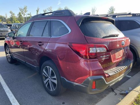 Used 2019 Subaru Outback 2.5i Limited AWD/4WD image 3